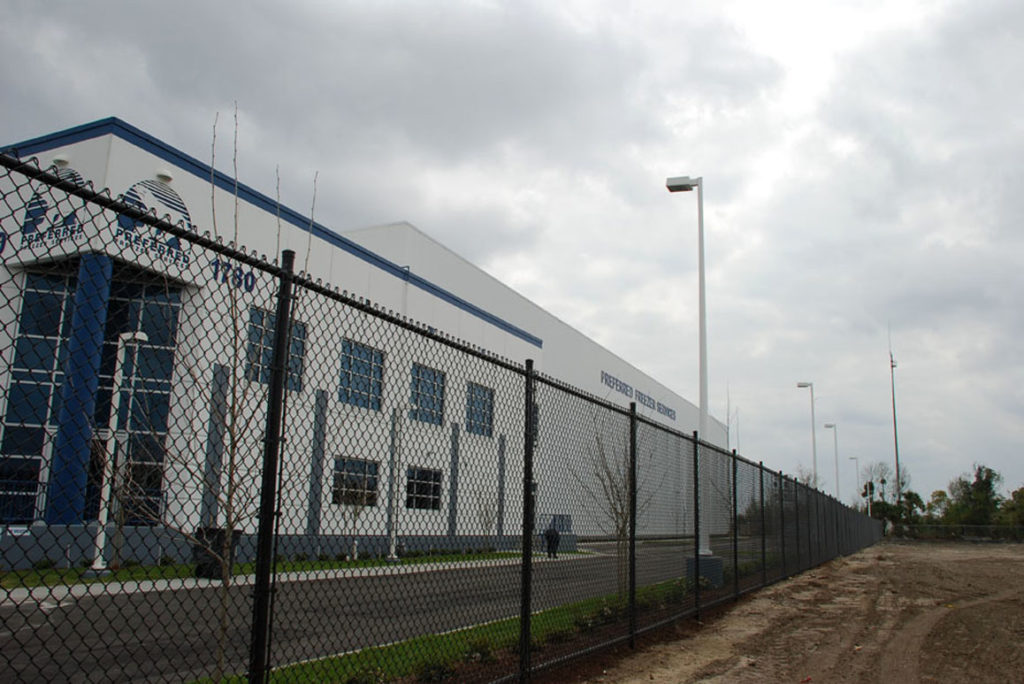 commercial-chain-link-fencing commercial chain link fencing
